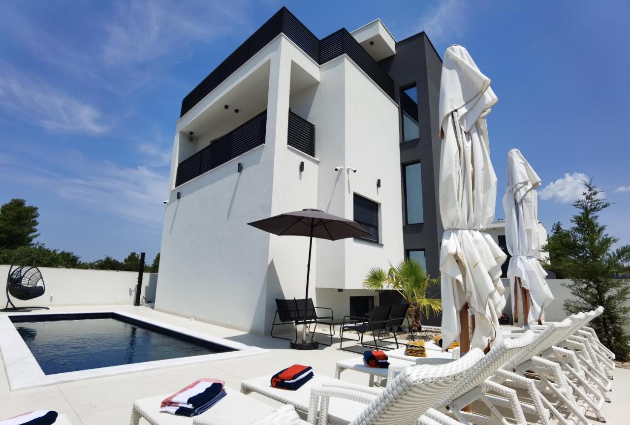 Villa Emperor Srima Exterior photo